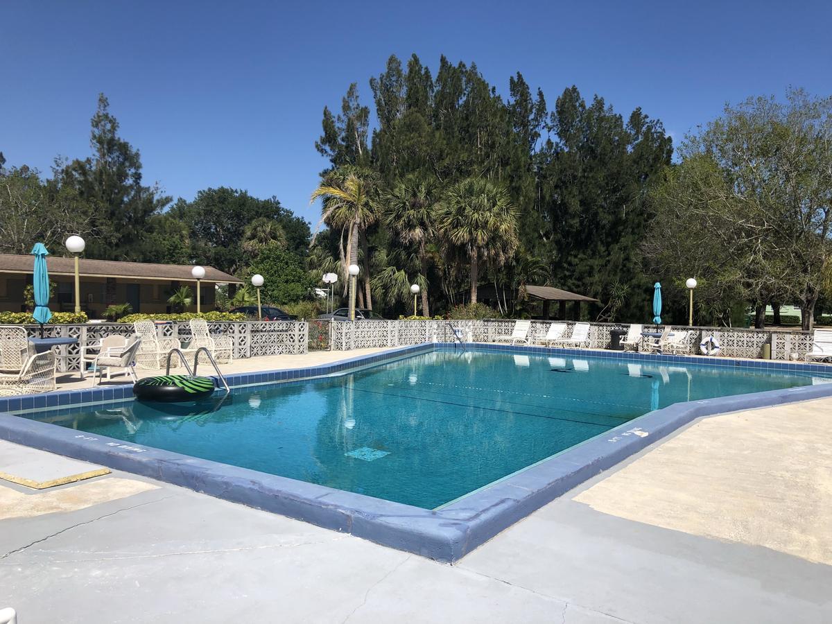 Pennwood Motor Lodge Sebastian Εξωτερικό φωτογραφία